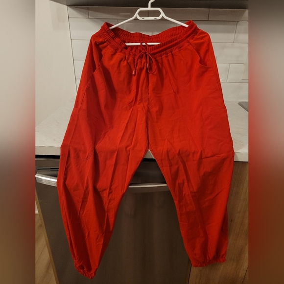 Scrubs Floral top and Red pants size Large - Picture 4 of 5